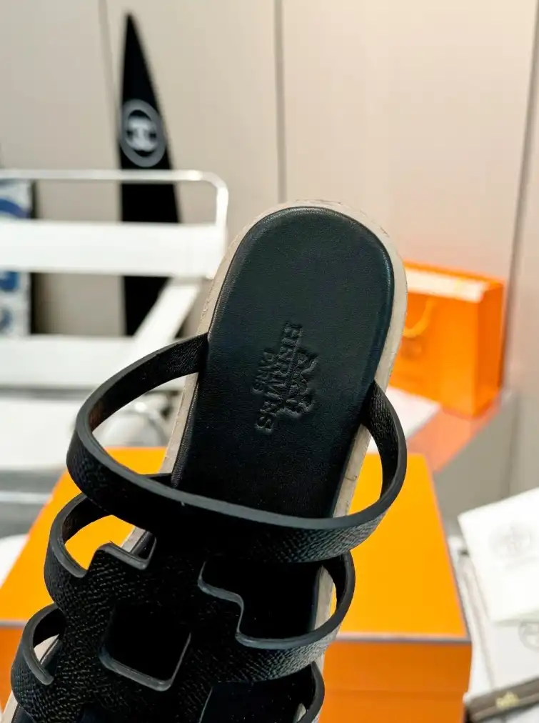 hype Hermes Sandals