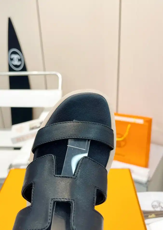 hype Hermes Sandals