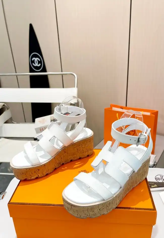 hype Hermes Sandals