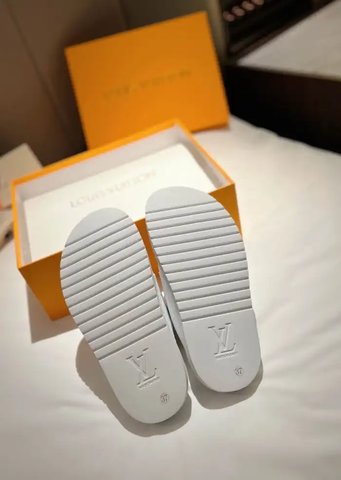 hype LV Slippers