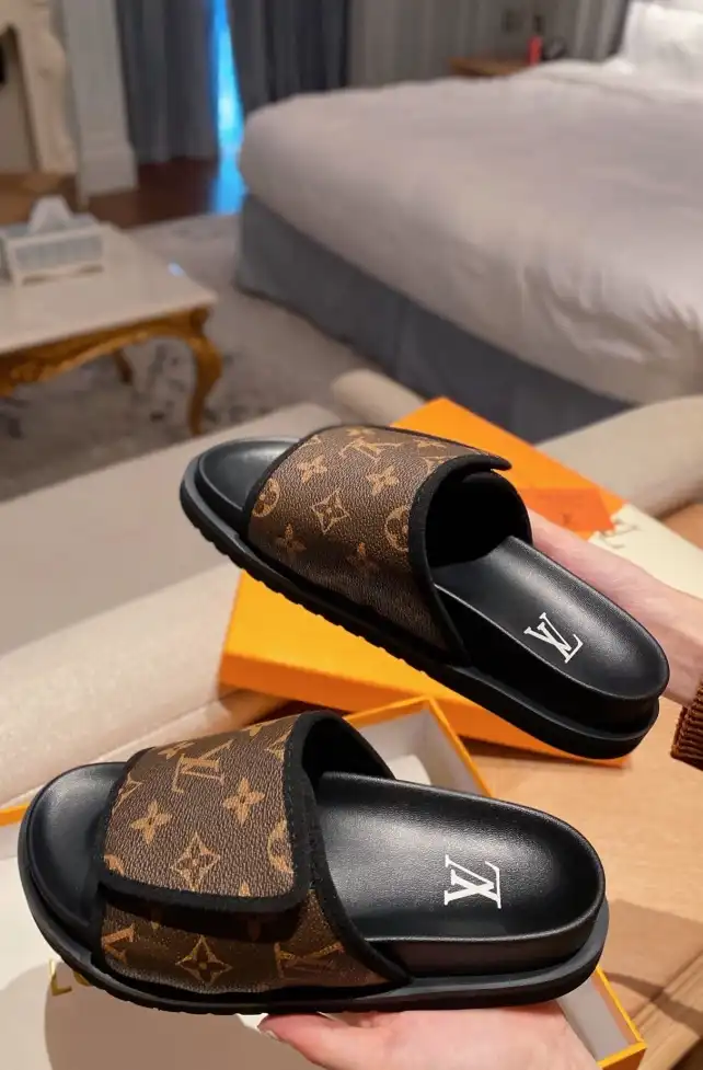 hype LV Slippers