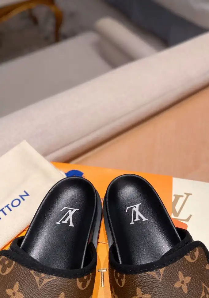 hype LV Slippers