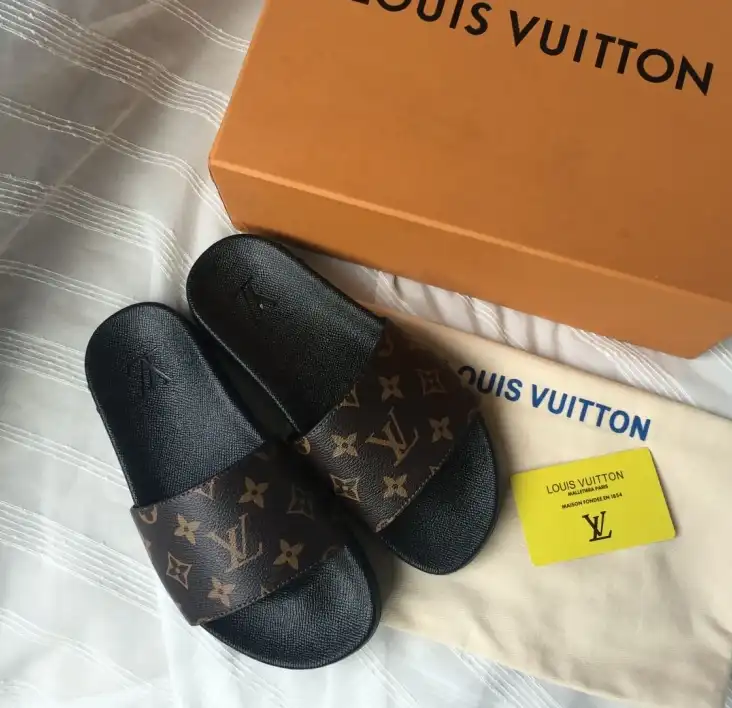 hype LV Slippers