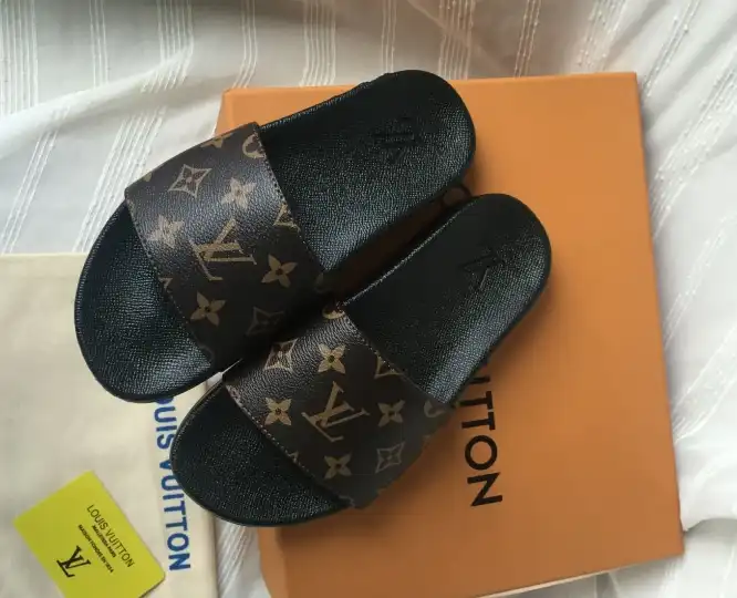 hype LV Slippers