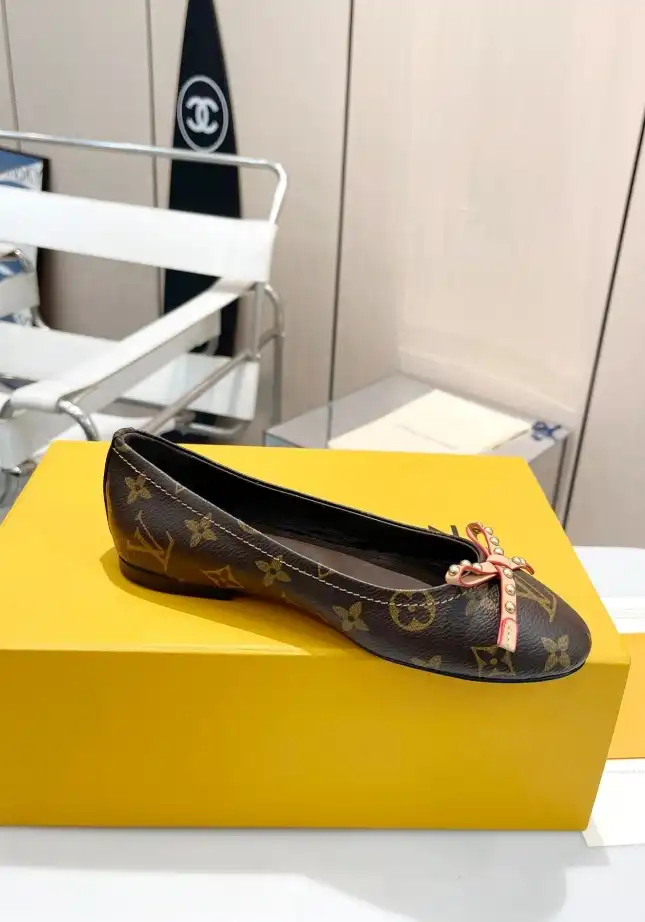 hype LV flat shoes