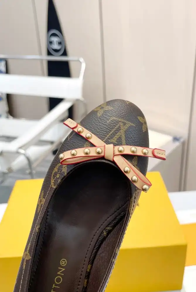 hype LV flat shoes