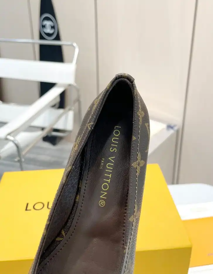 hype LV flat shoes