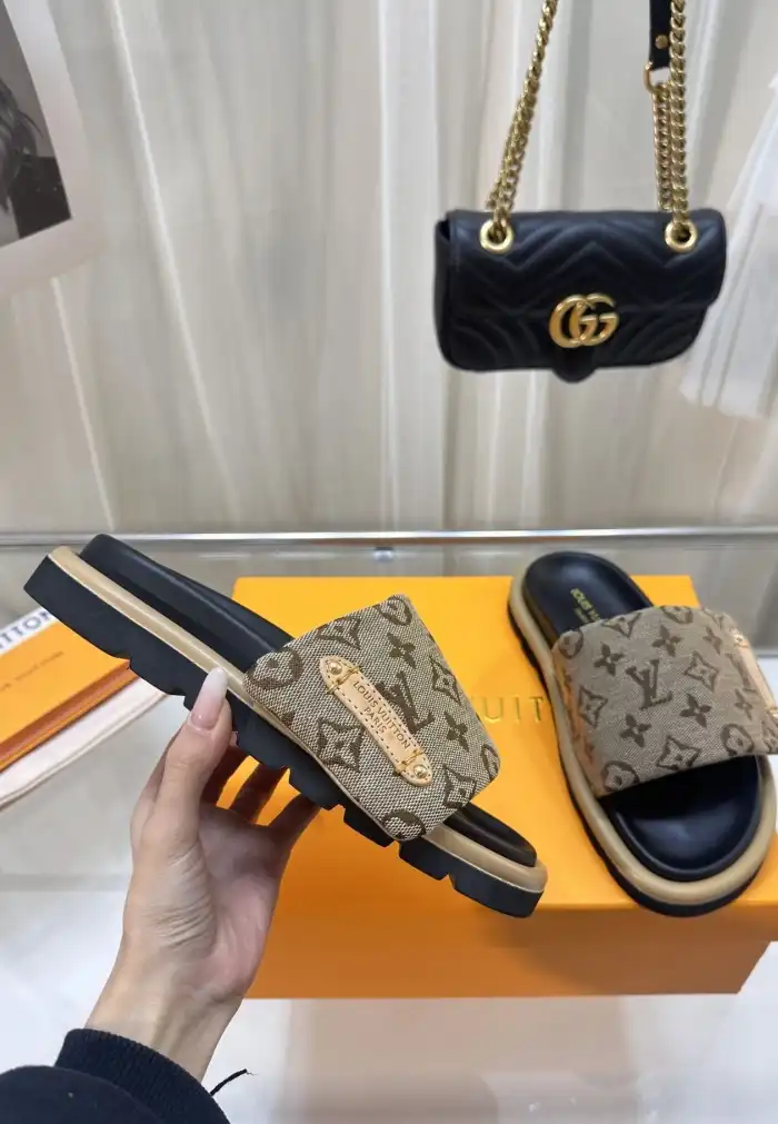 hype LV Slippers