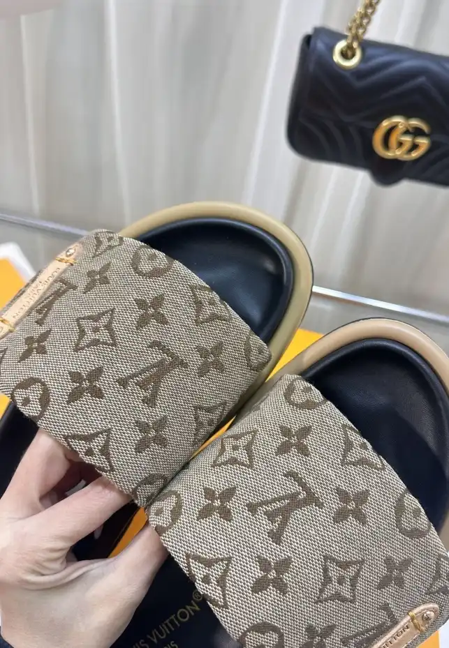 hype LV Slippers