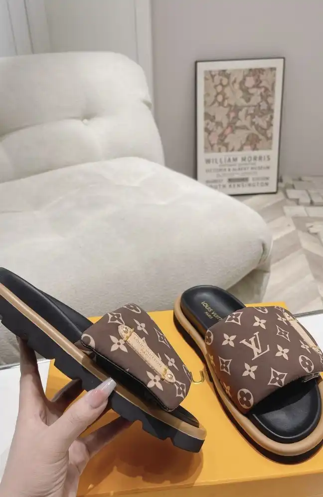 hype LV Slippers