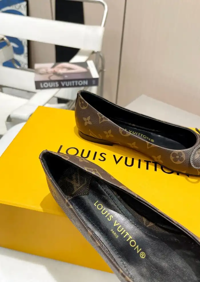 hype LV flat shoes