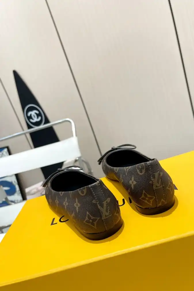 hype LV flat shoes