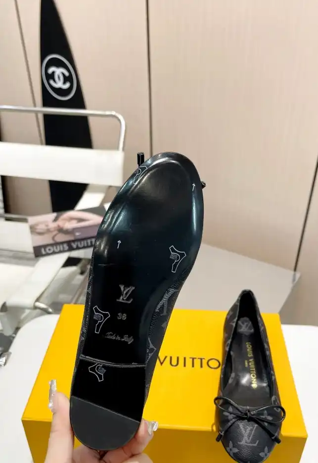 hype LV flat shoes