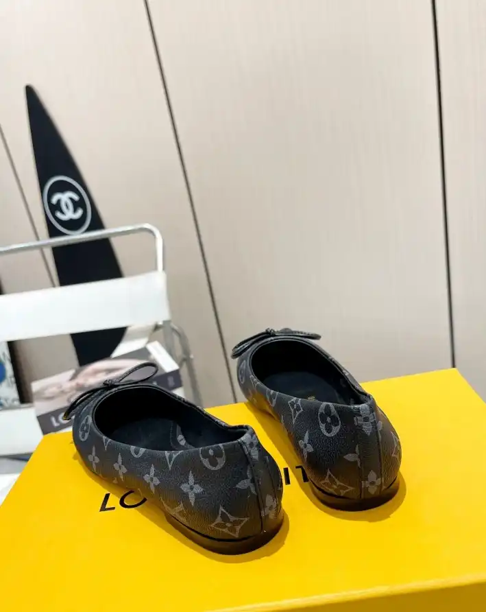 hype LV flat shoes