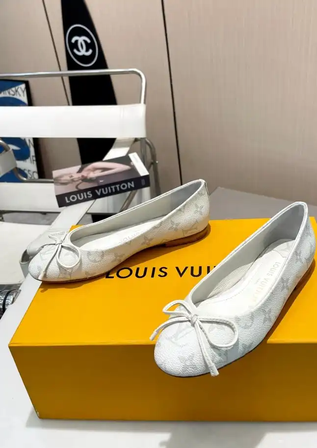 hype LV flat shoes