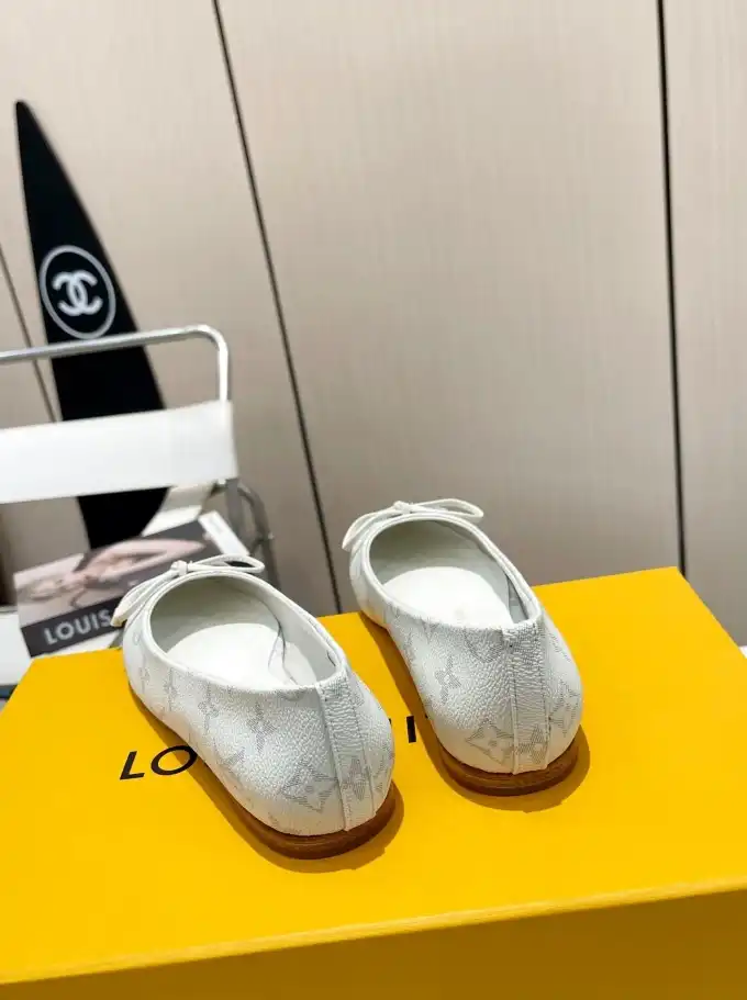 hype LV flat shoes