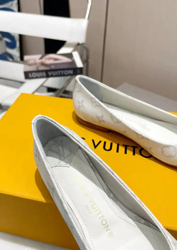 hype LV flat shoes