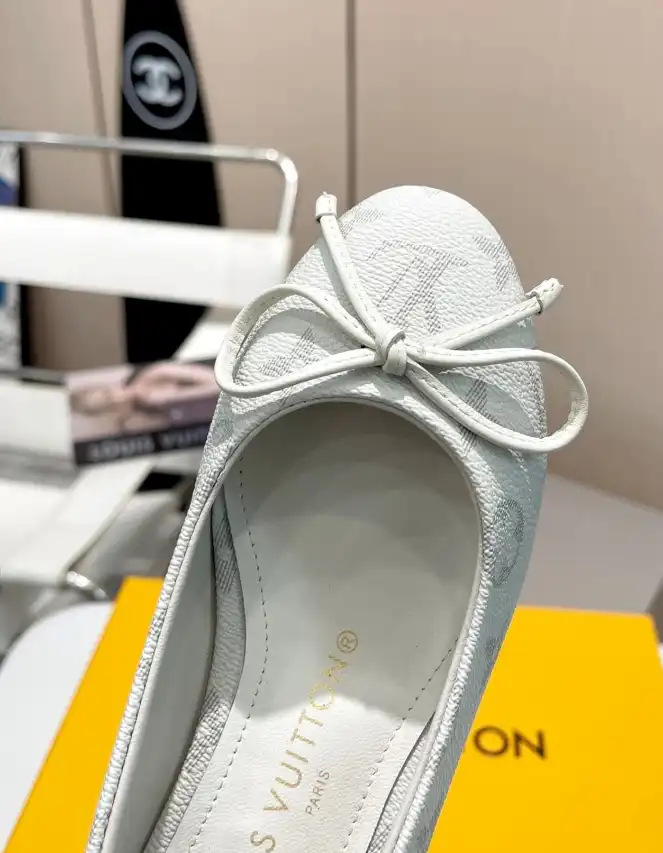 hype LV flat shoes