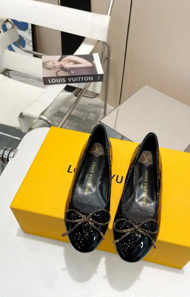 hype LV flat shoes