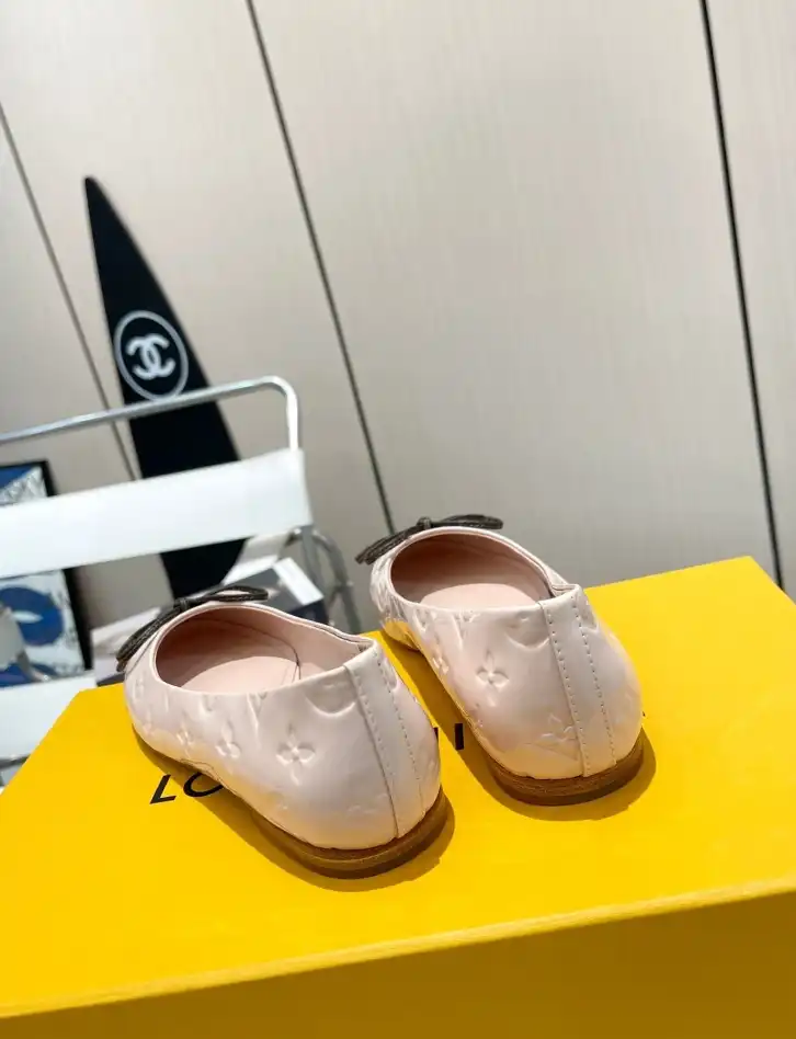 hype LV flat shoes