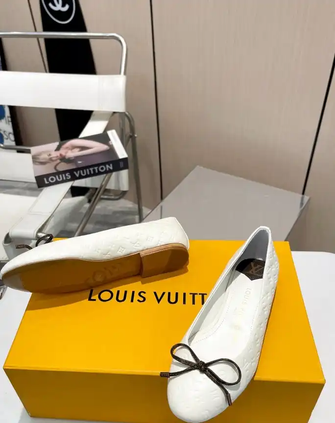 hype LV flat shoes