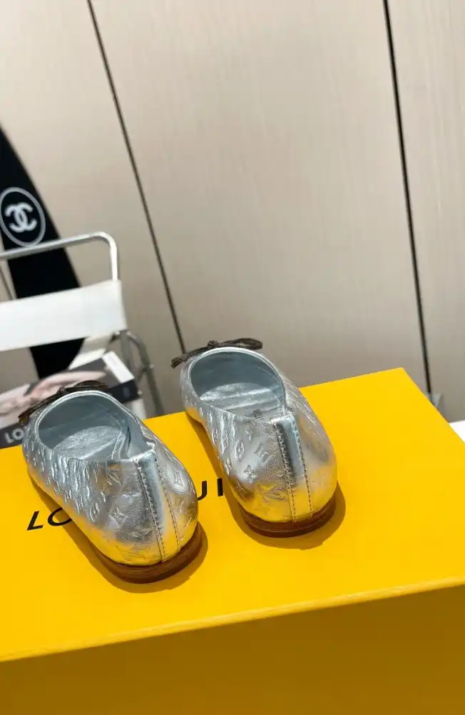 hype LV flat shoes