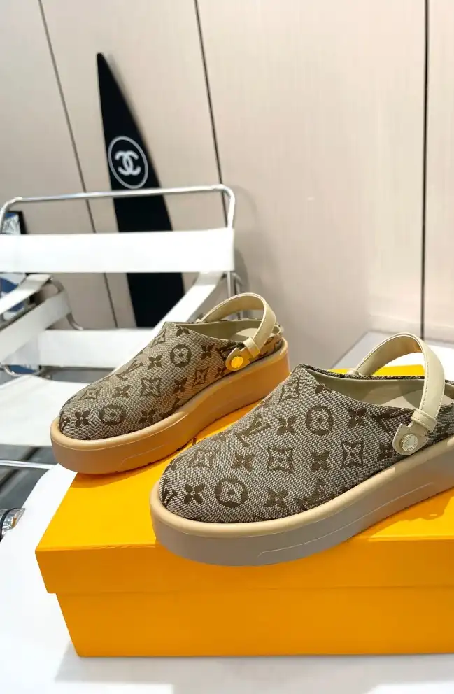 hype LV Slippers