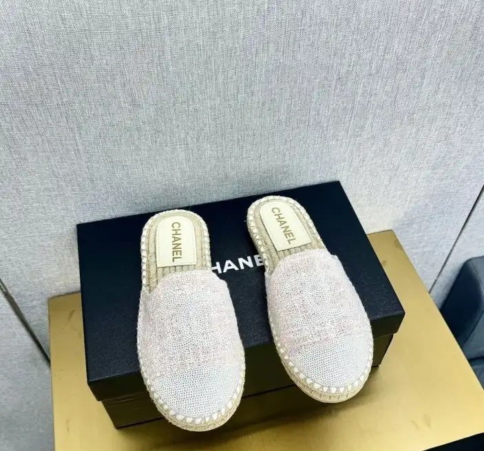 hype Chanel Slippers