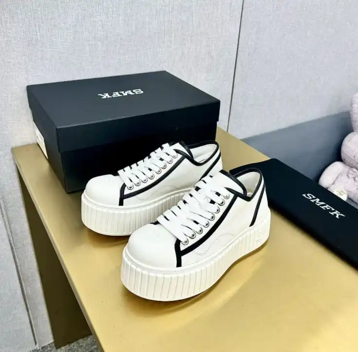 hype Fendi Sneakers