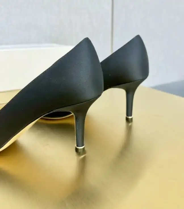 hype Manolo Blahnik High Heels