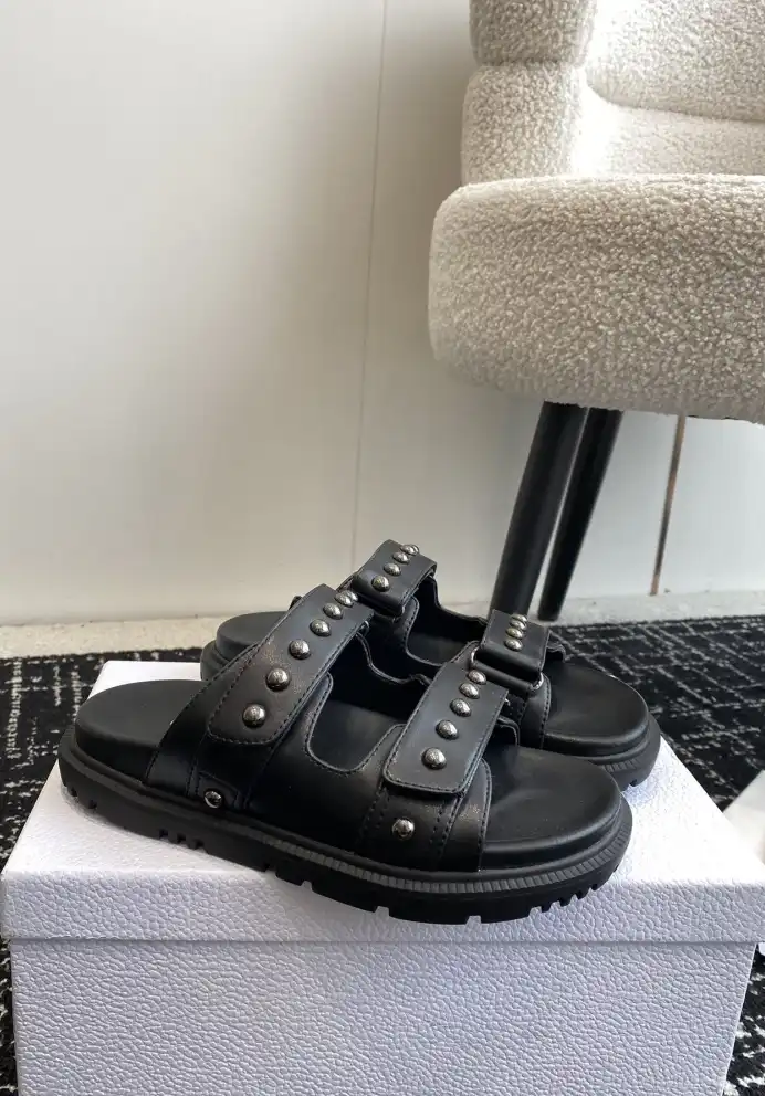 hype Chanel Slippers