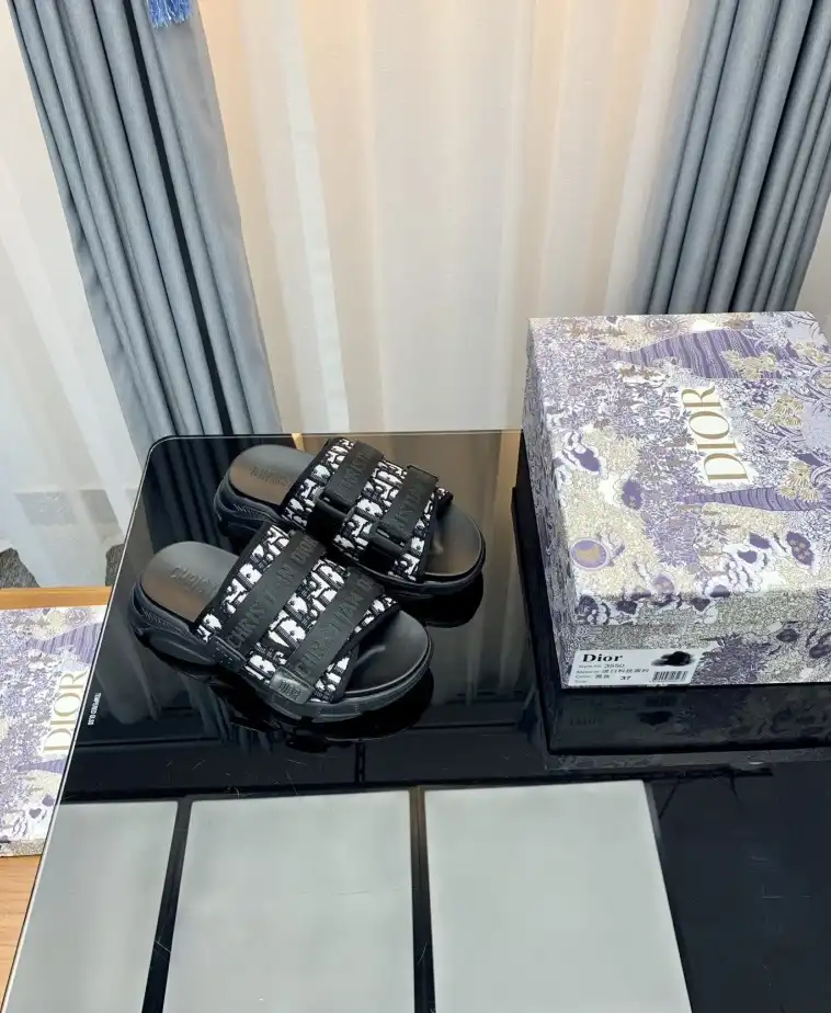 hype Christian Dior Slippers