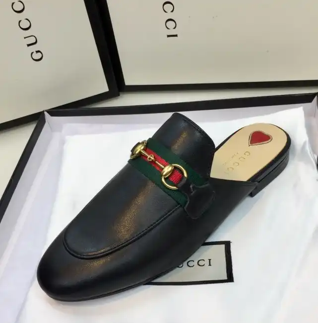 hype Gucci Slippers