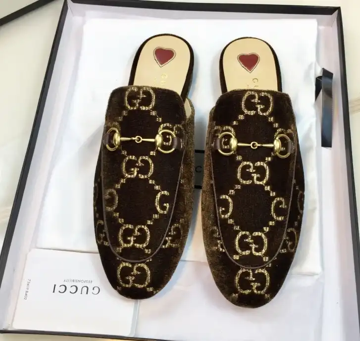 hype Gucci Slippers