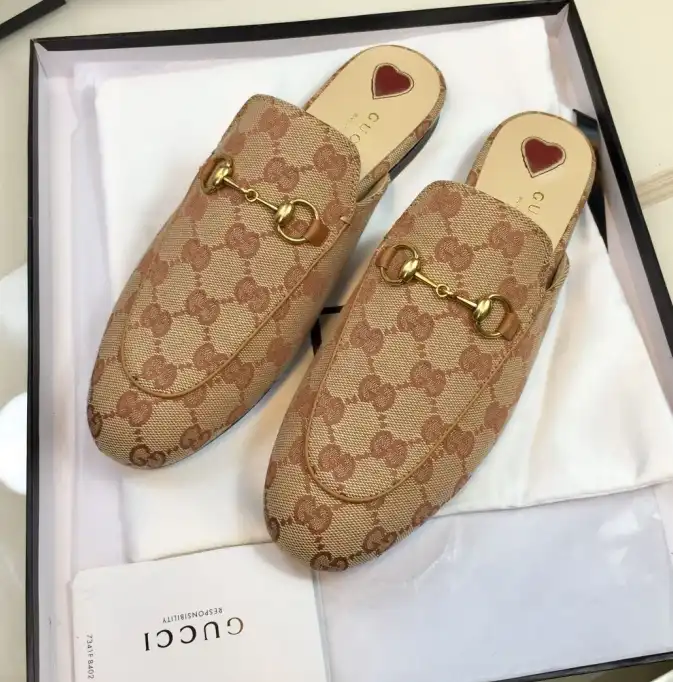 hype Gucci Slippers