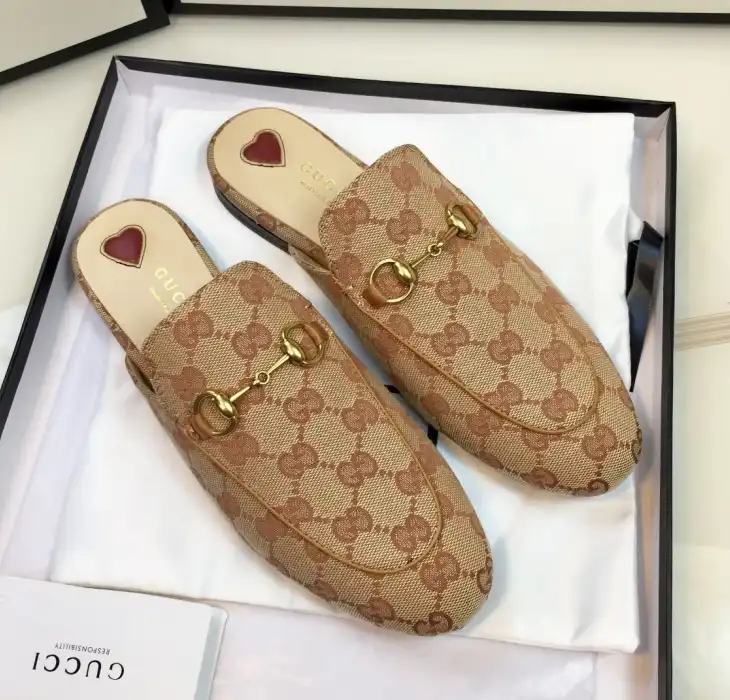 hype Gucci Slippers