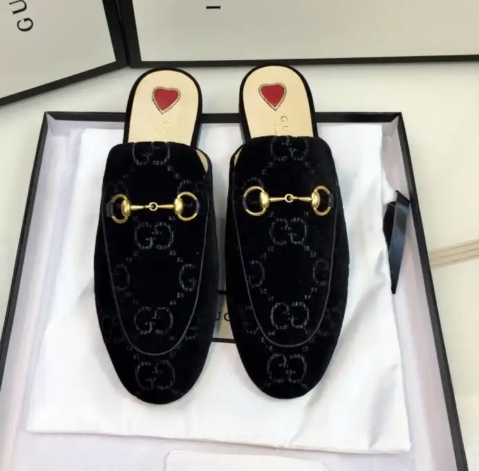 hype Gucci Slippers