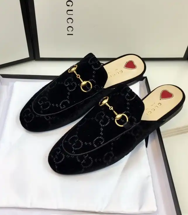 hype Gucci Slippers