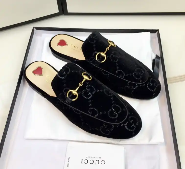 hype Gucci Slippers