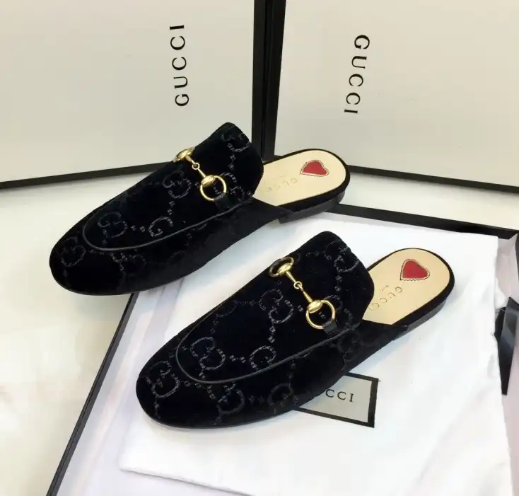 hype Gucci Slippers