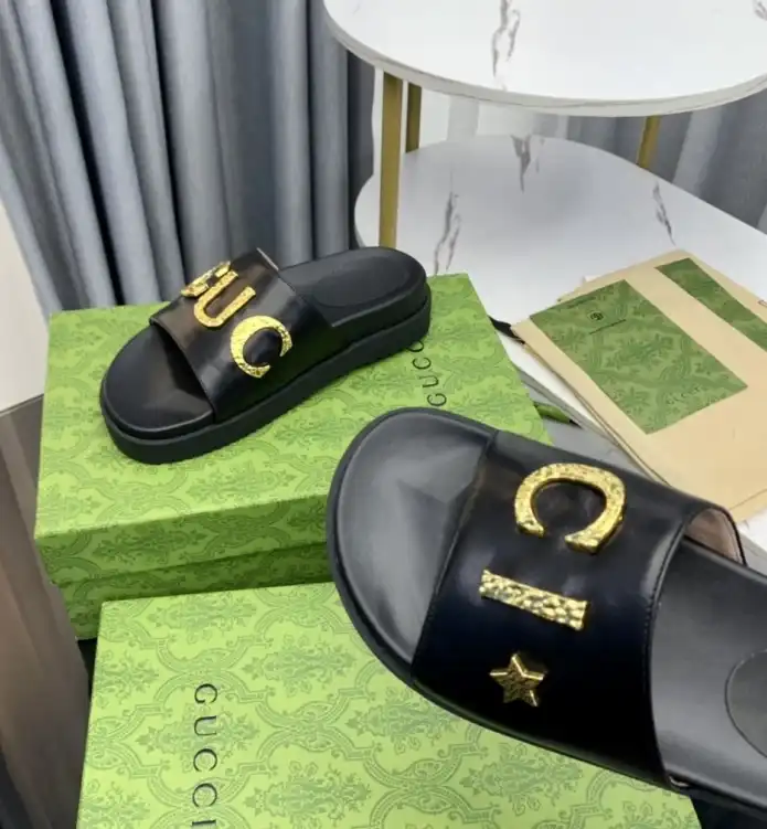 hype Gucci Slippers