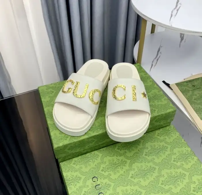 hype Gucci Slippers