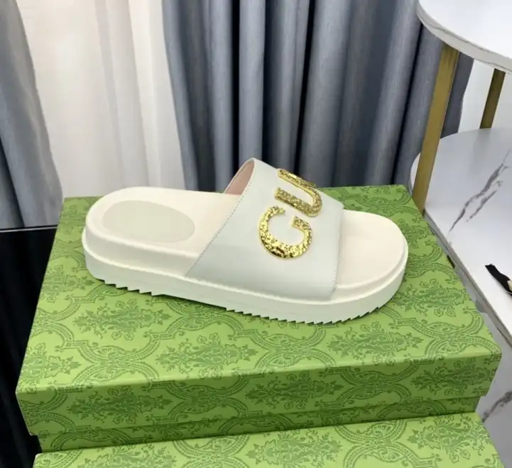 hype Gucci Slippers