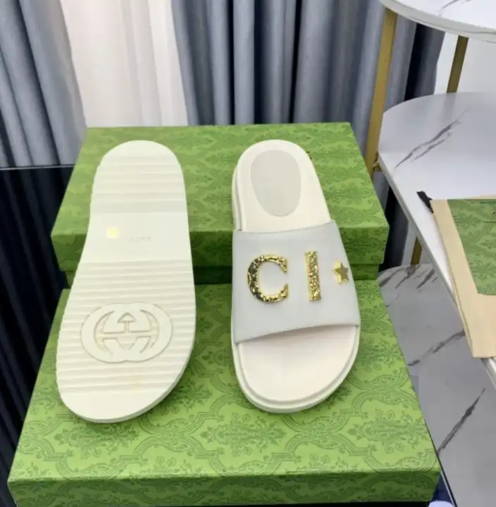 hype Gucci Slippers