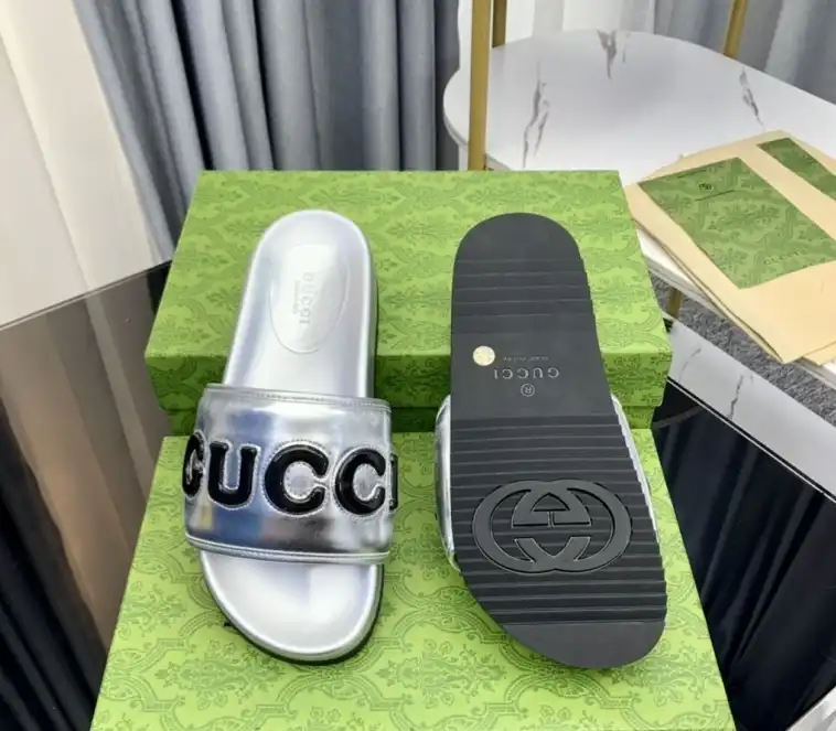 hype Gucci Slippers