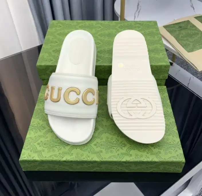 hype Gucci Slippers