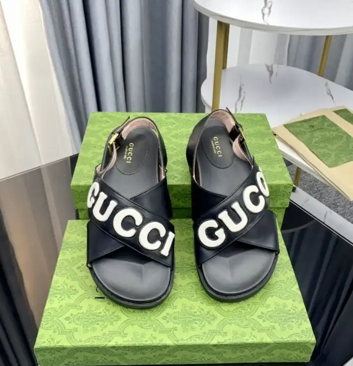 hype Gucci Slippers