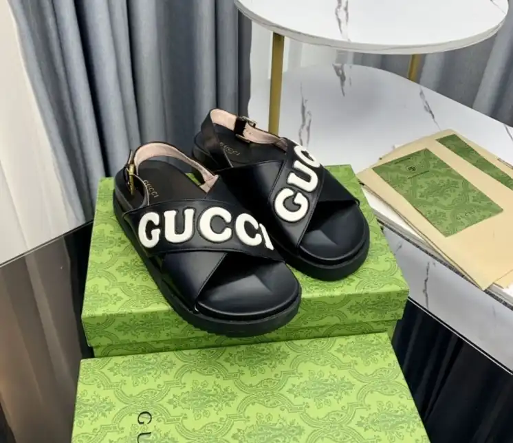 hype Gucci Slippers