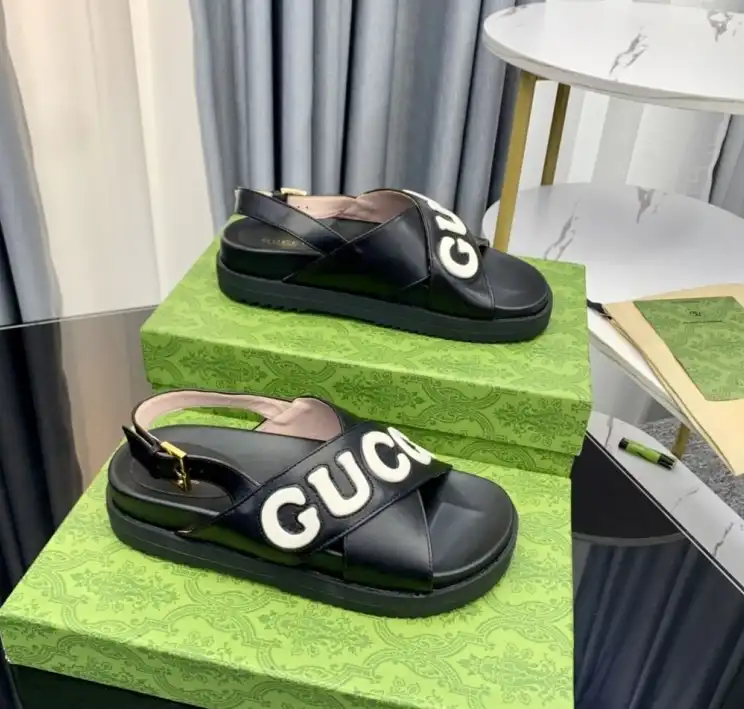 hype Gucci Slippers