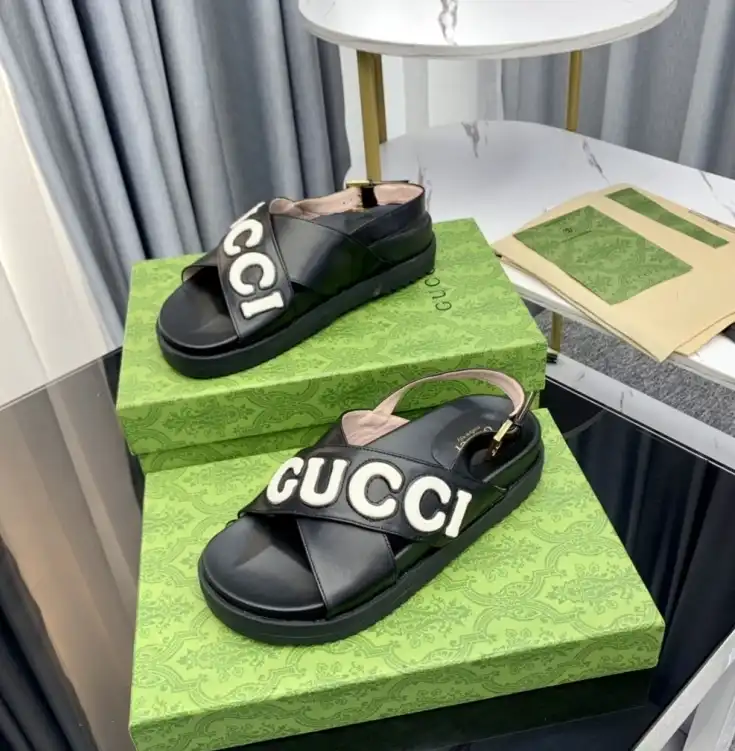 hype Gucci Slippers